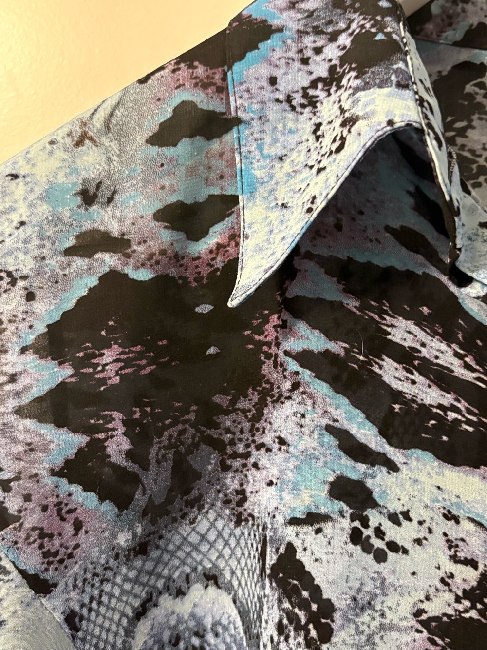 Cabi Python Blouse - Picture 4 of 8